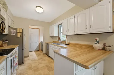533 Maple Lane Moorhead MN 56560