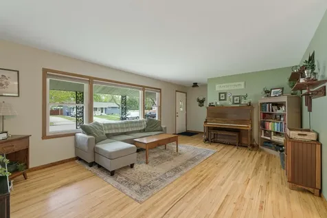 533 Maple Lane Moorhead MN 56560