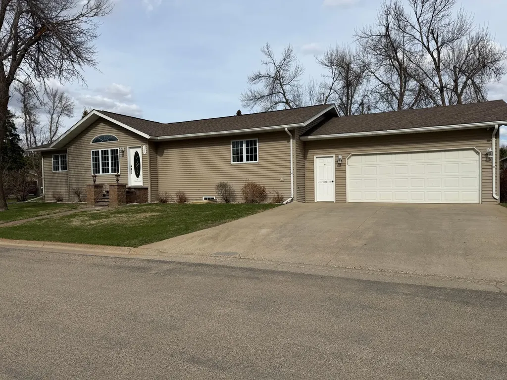 701 Lincoln Street Lisbon ND 58054