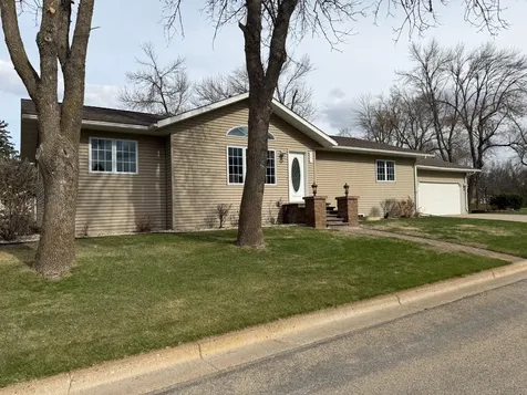 701 Lincoln Street Lisbon ND 58054