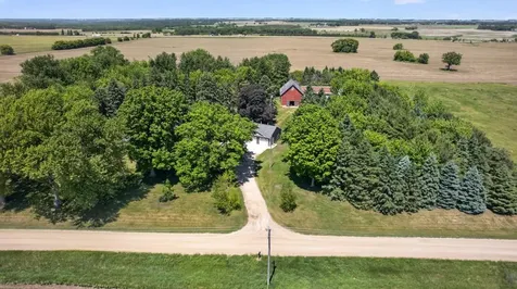 8405 50th Street SE Eyota MN 55934
