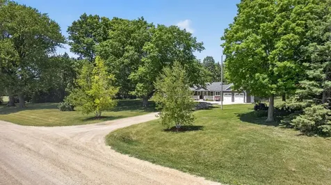 8405 50th Street SE Eyota MN 55934