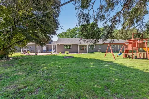 8405 50th Street SE Eyota MN 55934