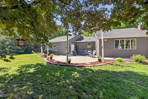 8405 50th Street SE Eyota MN 55934