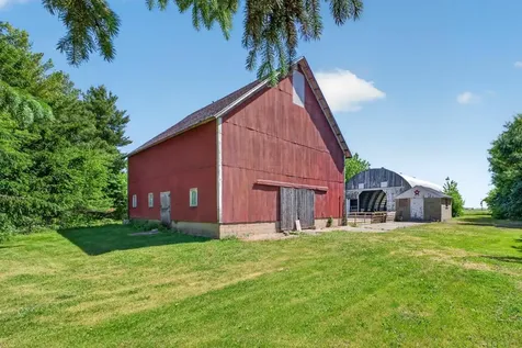 8405 50th Street SE Eyota MN 55934