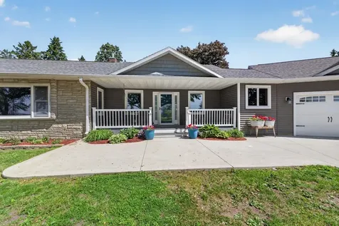 8405 50th Street SE Eyota MN 55934
