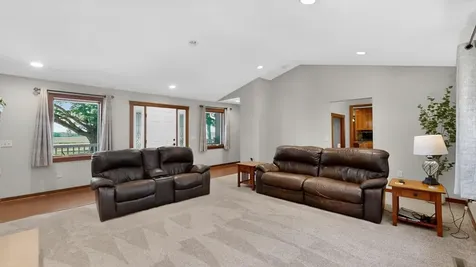 8405 50th Street SE Eyota MN 55934