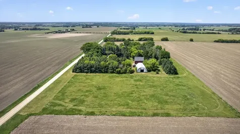 8405 50th Street SE Eyota MN 55934