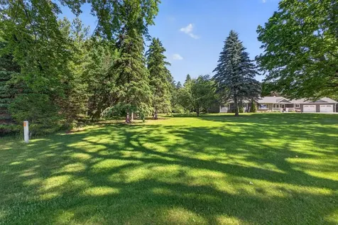 8405 50th Street SE Eyota MN 55934