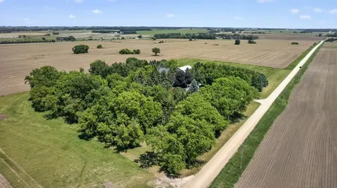 8405 50th Street SE Eyota MN 55934