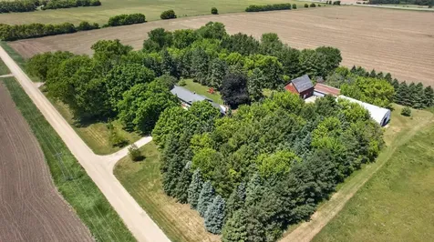 8405 50th Street SE Eyota MN 55934