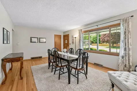 10643 Vessey Road Bloomington MN 55437