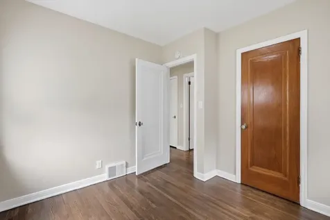 1108 Oakdale Avenue West Saint Paul MN 55118