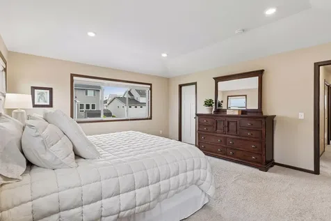 20164 Harvest Drive Lakeville MN 55044