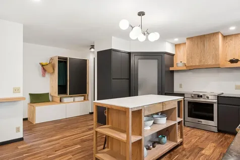 1940 Hunter Lane Mendota Heights MN 55118