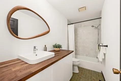 1940 Hunter Lane Mendota Heights MN 55118