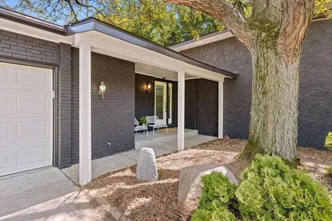 1940 Hunter Lane Mendota Heights MN 55118