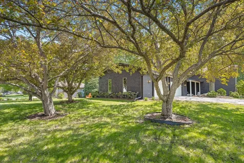 1940 Hunter Lane Mendota Heights MN 55118