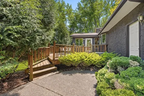 1940 Hunter Lane Mendota Heights MN 55118