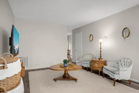 6373 Barrie Road Edina MN 55435