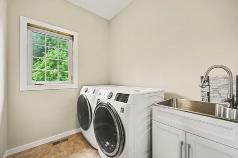 606 Doherty Avenue SE New Prague MN 56071
