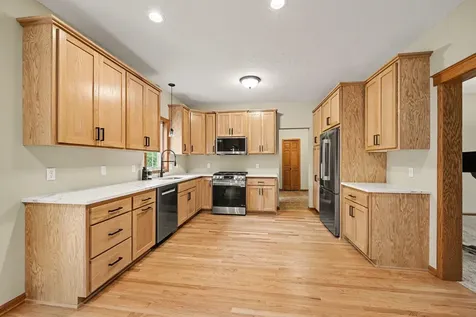 606 Doherty Avenue SE New Prague MN 56071