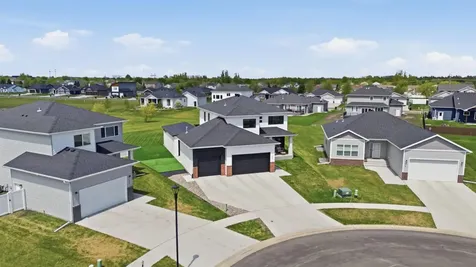 4755 32nd Street S Fargo ND 58104