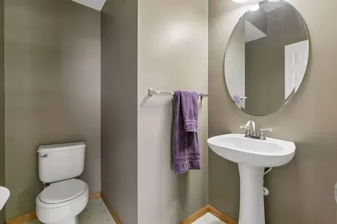 7944 Stratford Circle N Shakopee MN 55379