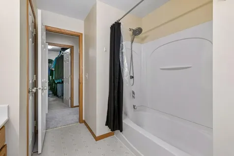 7944 Stratford Circle N Shakopee MN 55379