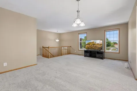 7944 Stratford Circle N Shakopee MN 55379