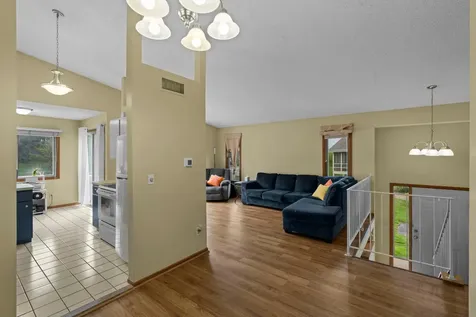 5189 Beachside Drive Hopkins MN 55343
