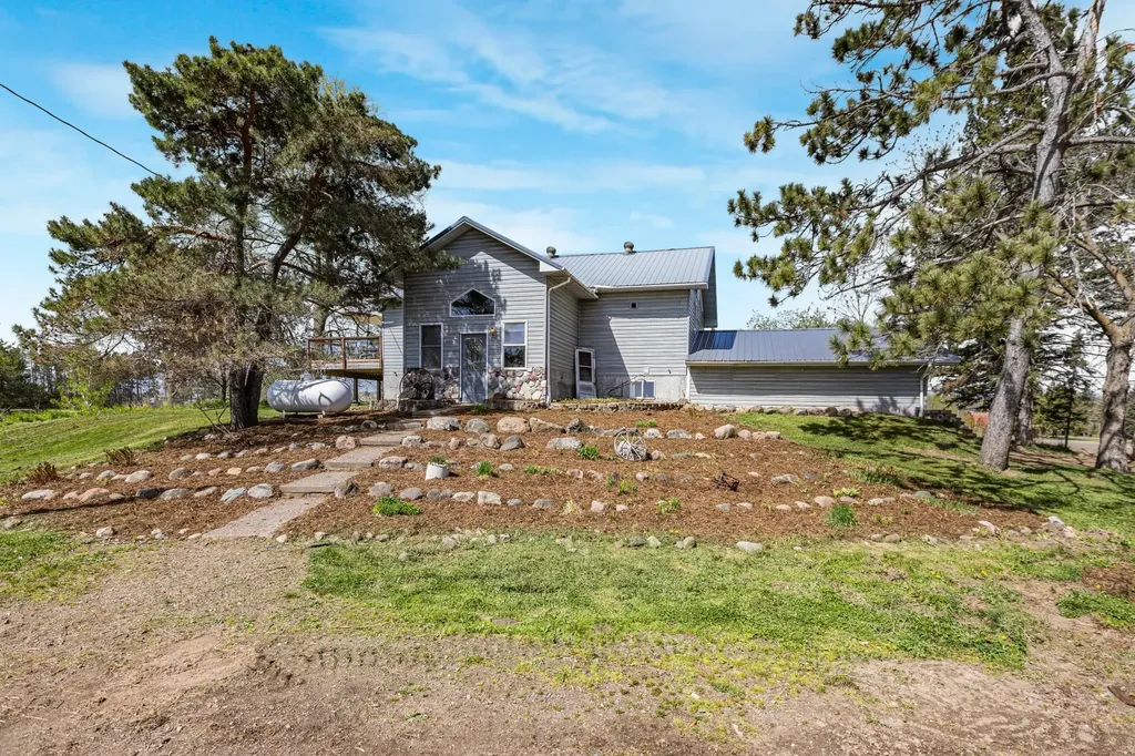 34672 125th Avenue Onamia MN 56359