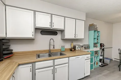 2321 Country Club Parkway Moorhead MN 56560