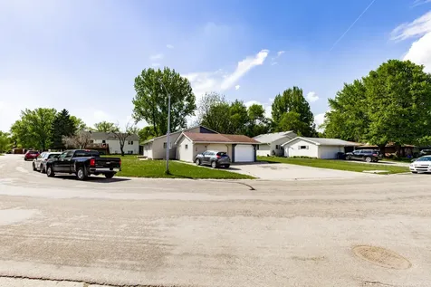 2321 Country Club Parkway Moorhead MN 56560