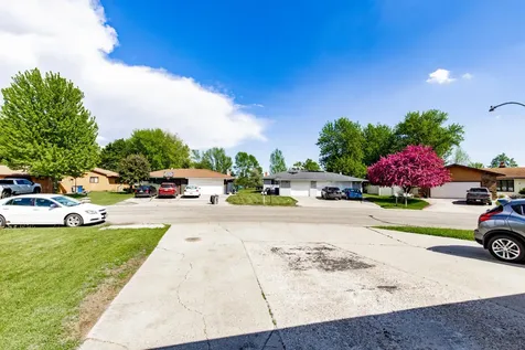 2321 Country Club Parkway Moorhead MN 56560