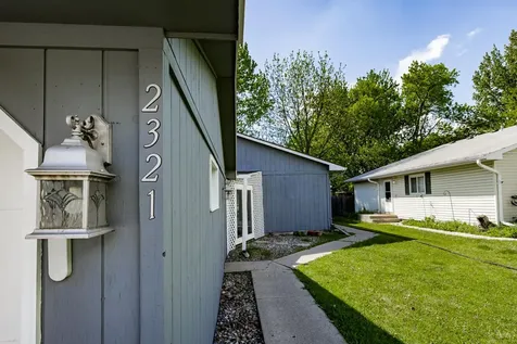 2321 Country Club Parkway Moorhead MN 56560