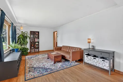 5252 Xerxes Avenue N Minneapolis MN 55430