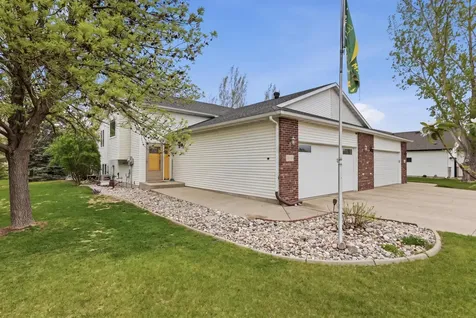 3545 42nd Avenue S Fargo ND 58104