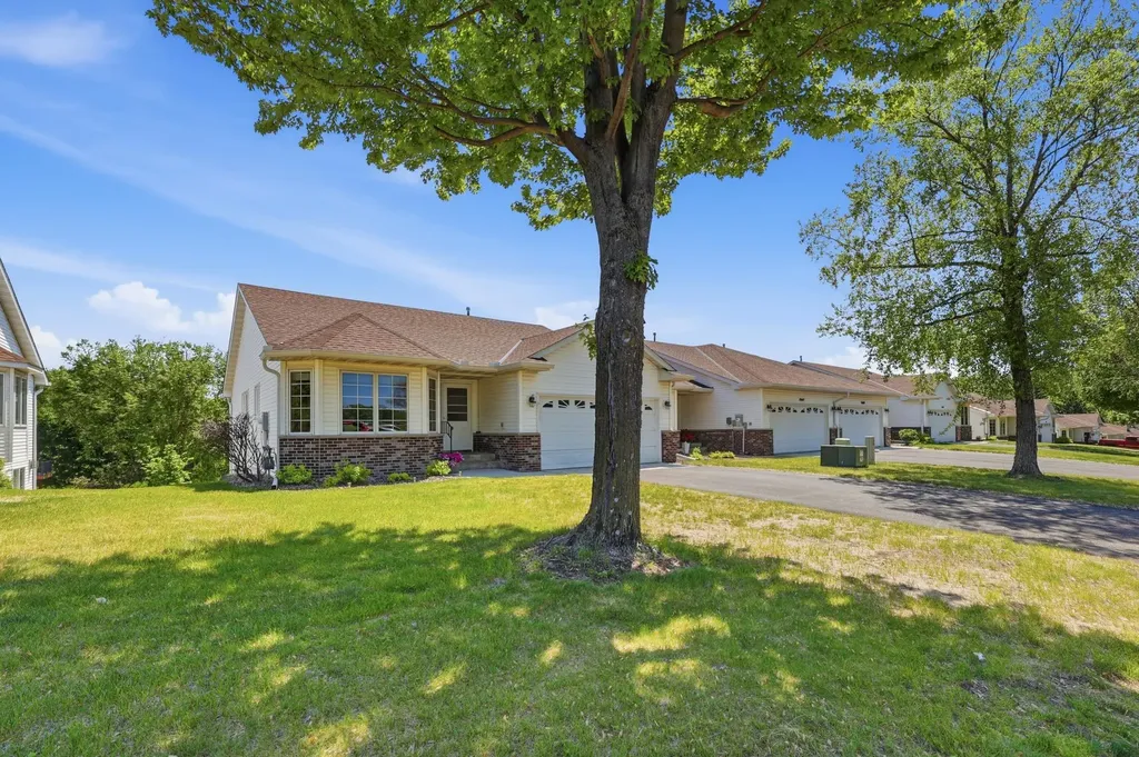 1668 Mackubin Street Saint Paul MN 55117