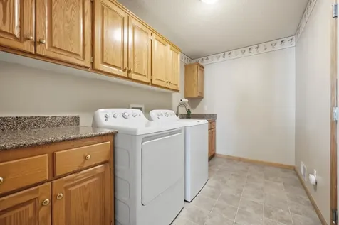 1668 Mackubin Street Saint Paul MN 55117