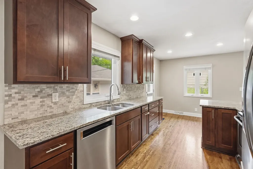 12 W 104th Street Bloomington MN 55420