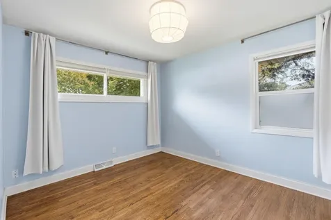 12 W 104th Street Bloomington MN 55420