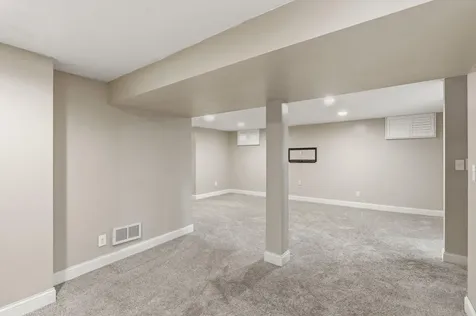 12 W 104th Street Bloomington MN 55420