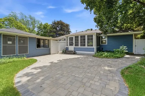 12 W 104th Street Bloomington MN 55420