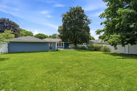 12 W 104th Street Bloomington MN 55420