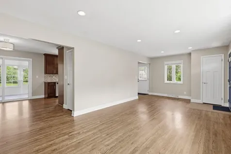 12 W 104th Street Bloomington MN 55420