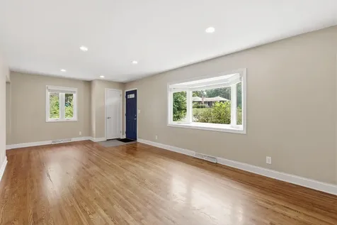 12 W 104th Street Bloomington MN 55420