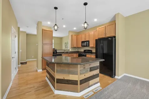 12219 82nd Avenue N Maple Grove MN 55369