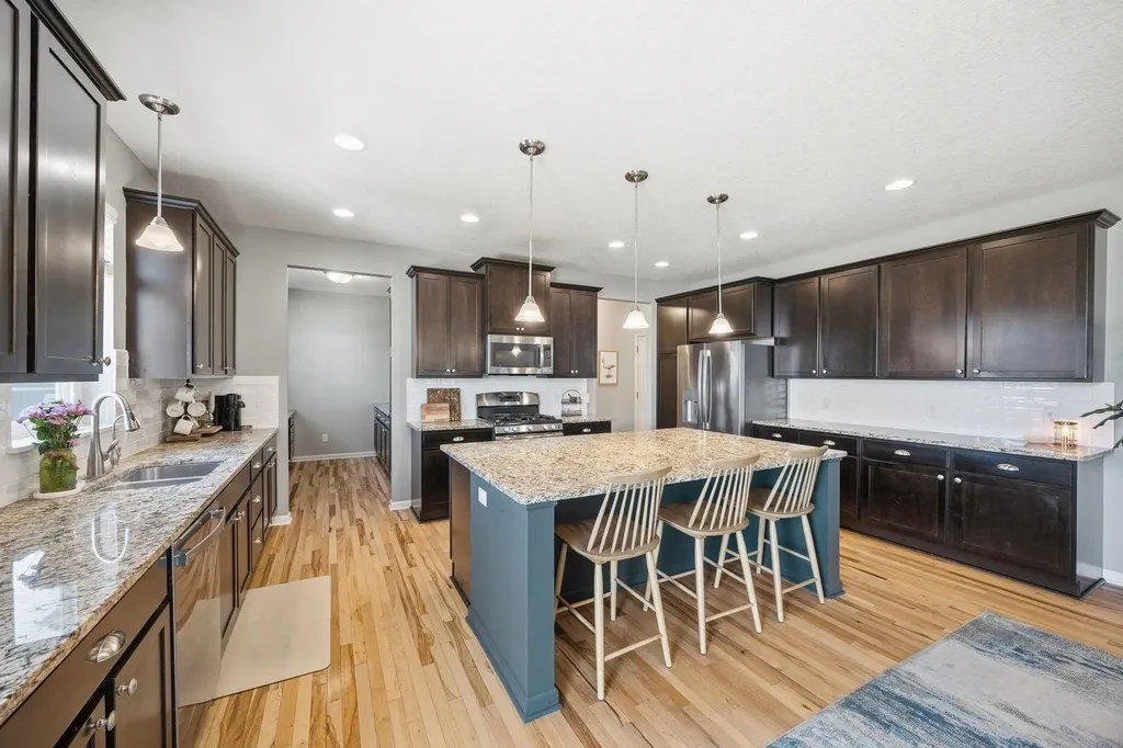 1088 Rosemary Court Chaska MN 55318