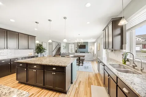 1088 Rosemary Court Chaska MN 55318